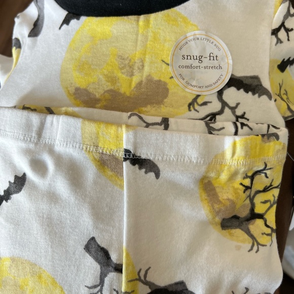 New Burt Bees Halloween Spooky Bat Print 2pc Snug fit Pajamas - Picture 7 of 10